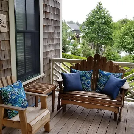The Sleepy Pup By Seabrook Hospitality Vila